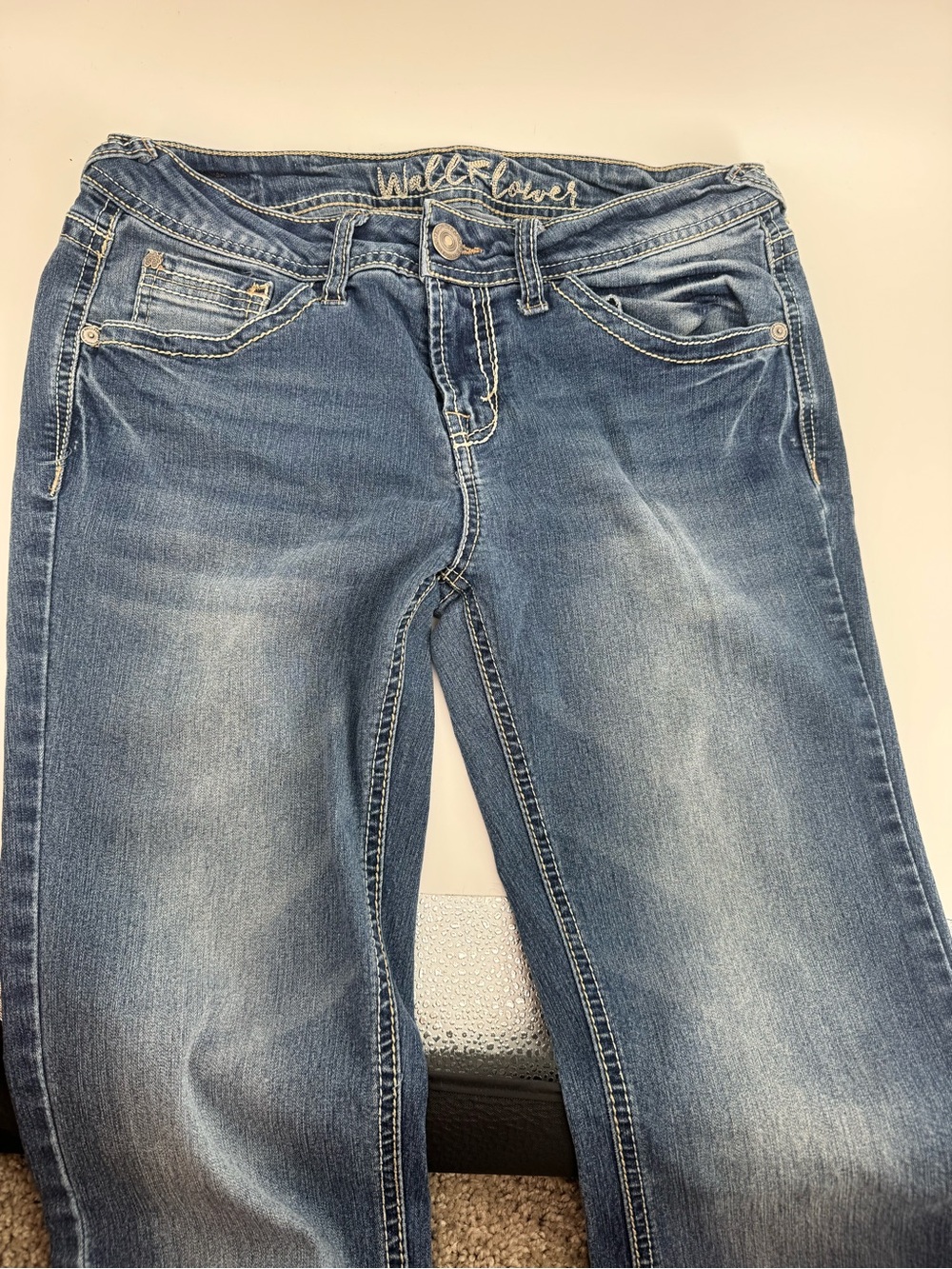 Wallflower Size 7 Flare Jeans Y2K Embellished Sequin Pocket Medium Wash